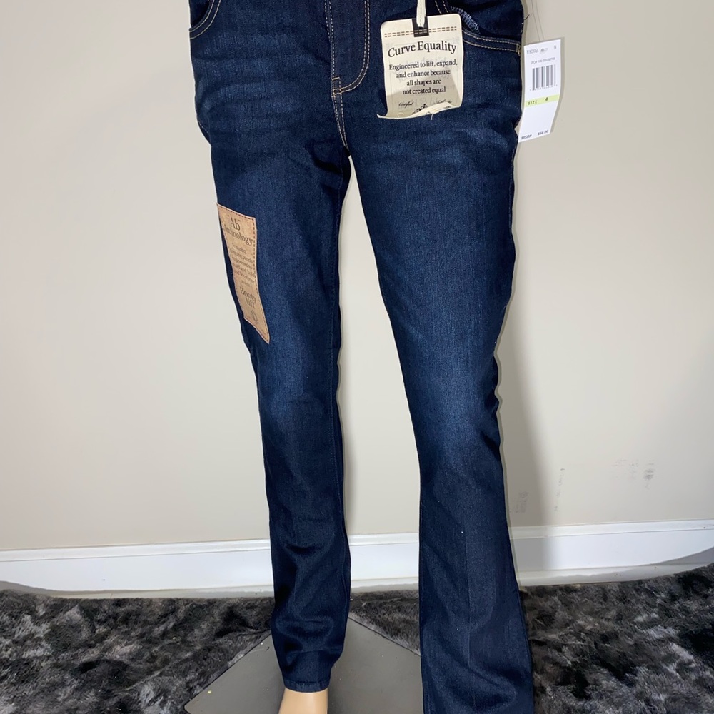 Democracy Jeans Size 4 NWT